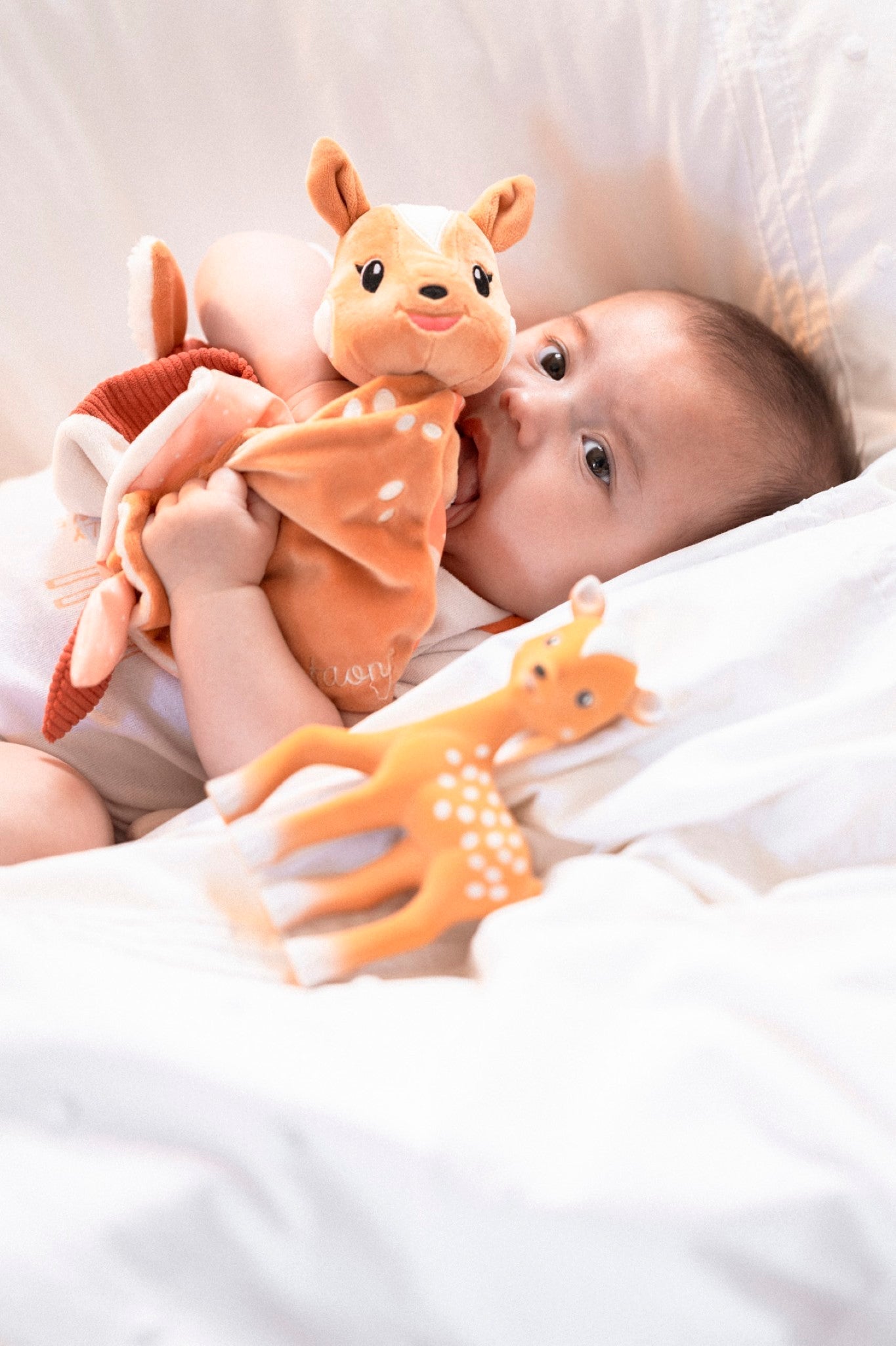 Sophie la girafe® - FanFan the Fawn Comforter